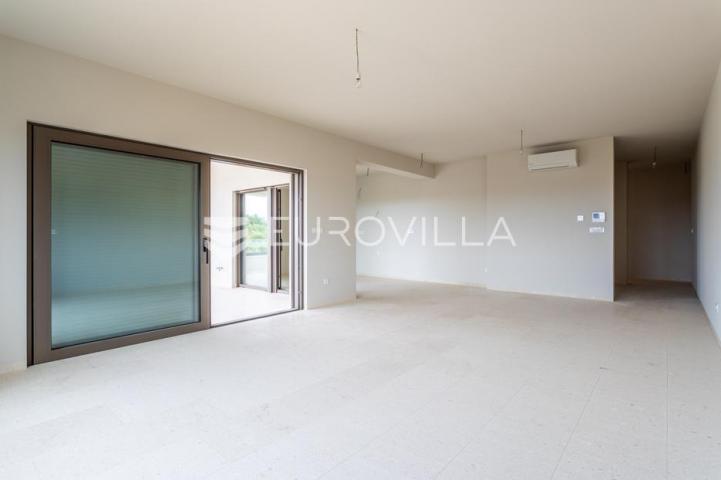 Vodice, NOVOGRADNJA, moderan trosoban stan s pogledom na more, 125,48 m², S7