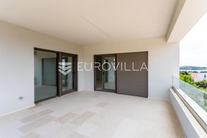 Vodice, NOVOGRADNJA, moderan trosoban stan s pogledom na more, 125,48 m², S7