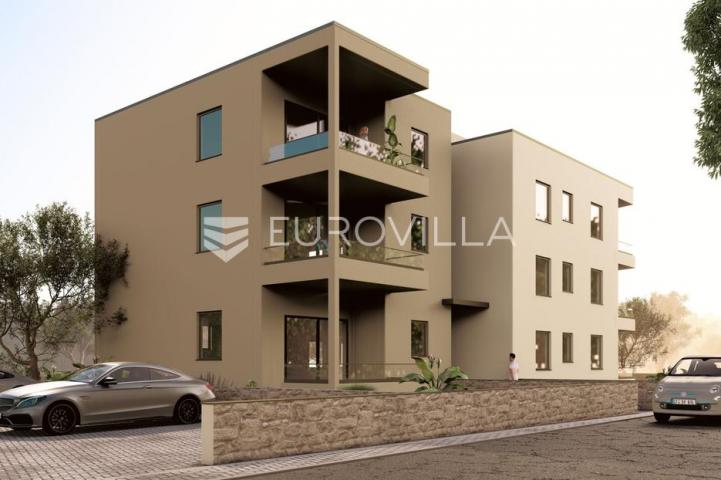 Vodice, moderna novogradnja, stan s pogledom na more, 300 m od mora, 1K2