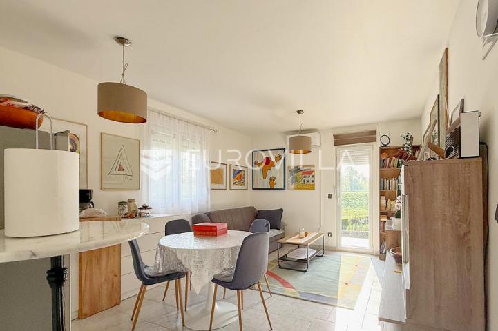 Križ, Konšćani, vikendica površine 65 m², na zemljištu od 2.357 m²