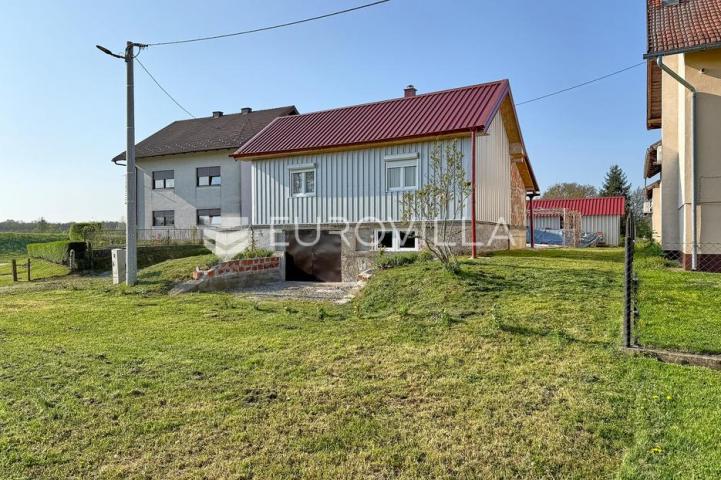 Križ, Konšćani, vikendica površine 65 m², na zemljištu od 2.357 m²