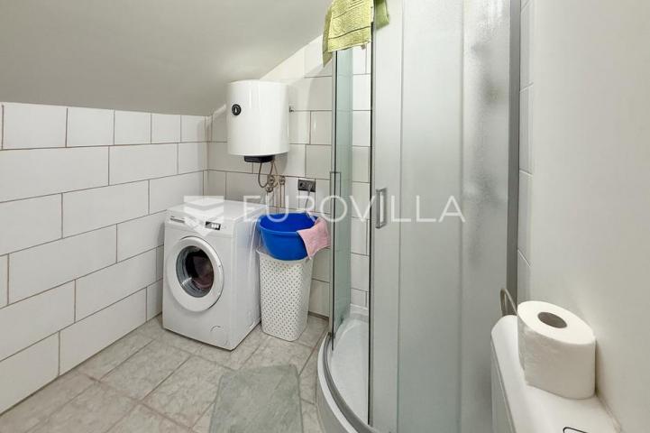 Križ, Konšćani, vikendica površine 65 m², na zemljištu od 2.357 m²