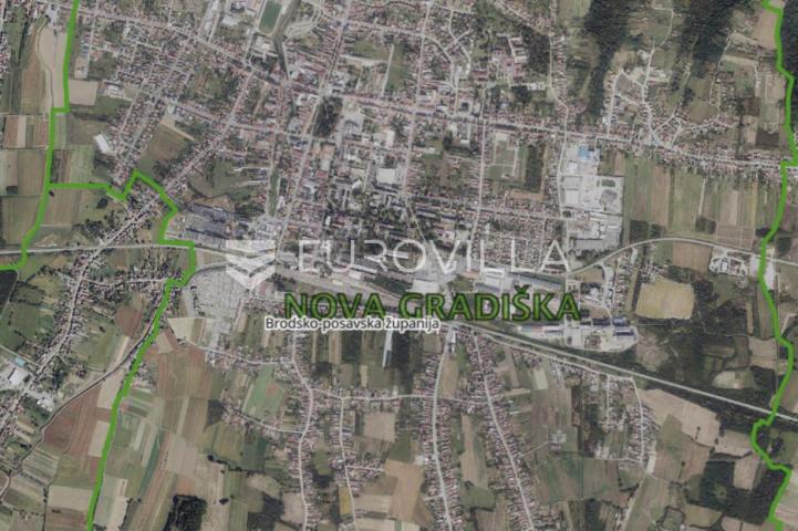 Nova Gradiška, Jug, građevinsko zemljište 5.398 m²