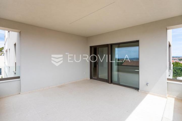 Vodice, NOVOGRADNJA, moderan trosoban stan s pogledom na more, 120,89 m², S5