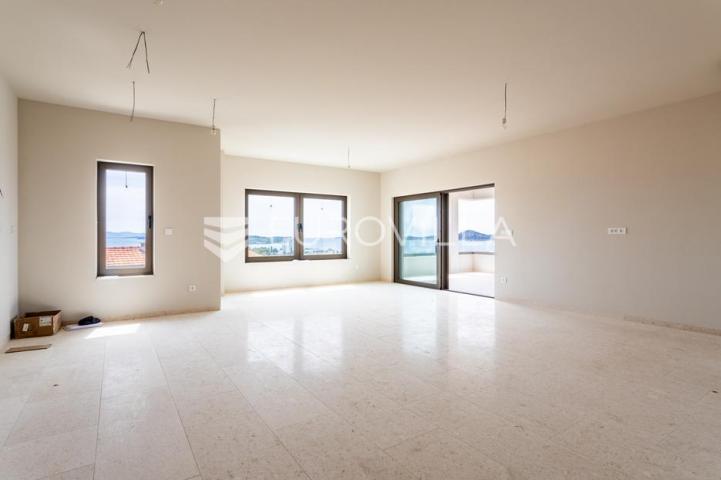 Vodice, NOVOGRADNJA, moderan trosoban stan s pogledom na more, 120,89 m², S5