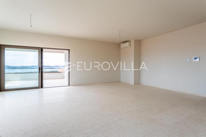Vodice, NOVOGRADNJA, moderan trosoban stan s pogledom na more, 120,89 m², S5