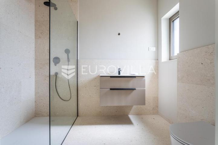 Vodice, NOVOGRADNJA, moderan trosoban stan s pogledom na more, 120,89 m², S5