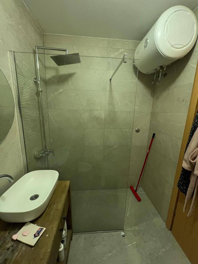 Geräumige 2-Zimmer-Wohnung im Zentrum von Bar zu verkaufen