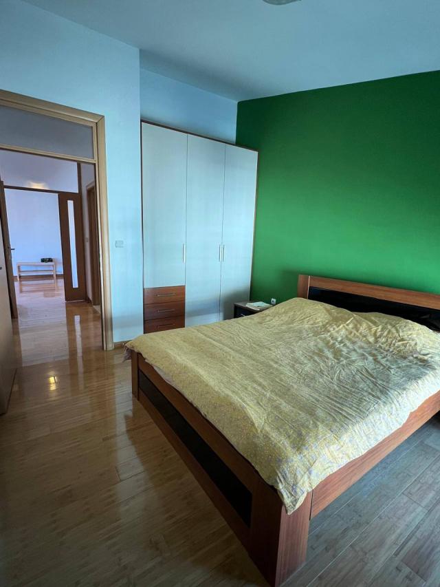 Geräumige 2-Zimmer-Wohnung im Zentrum von Bar zu verkaufen