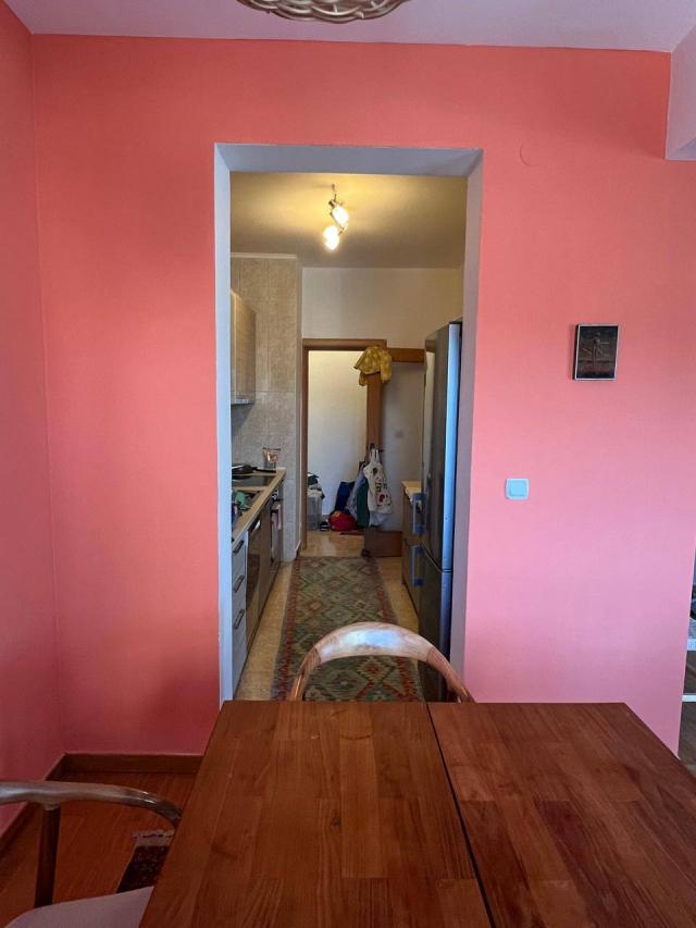 Geräumige 2-Zimmer-Wohnung im Zentrum von Bar zu verkaufen