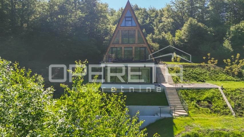 Ekskluzivna planinska vila s bazenom i nesmetanim pogledom (Delnice)