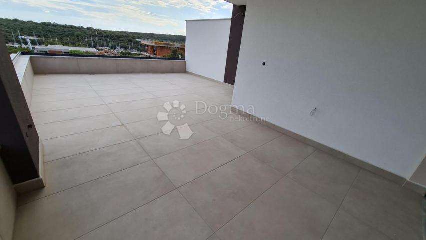 P5 NOVOGRADNJA S PREDIVNIM POGLEDOM - PENTHOUSE - ŠIMUNI
