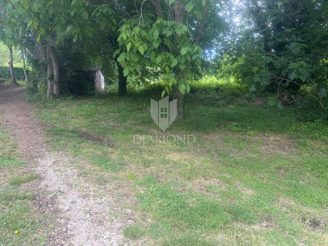 Barban, atraktivno zemljište na lijepoj i mirnoj lokaciji