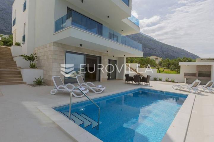 Makarska, moderna vila s bazenom