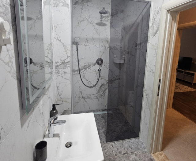 Izdavanje, Stan, 36m2 , BECICI