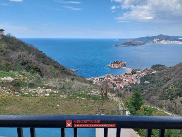 Trosoban stan sa pogledom na Sveti Stefan i more, Budva, Tudorovići