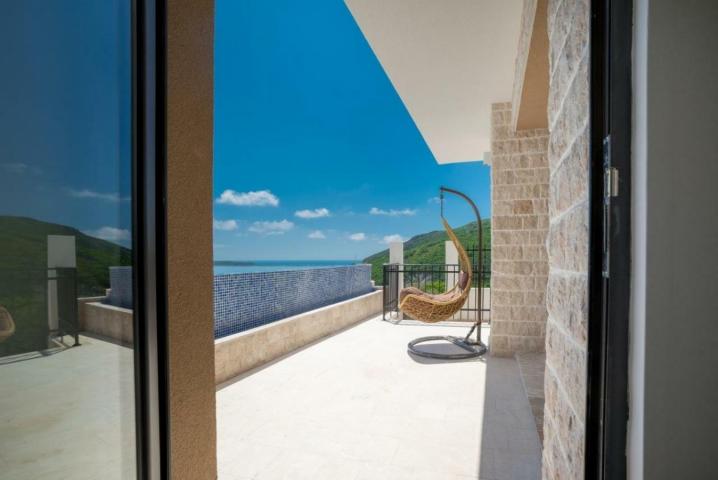  Moderna vila sa bazenom i pogledom, Budva, Bečići