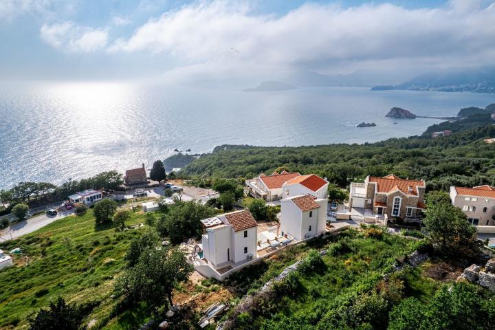 Prodaja nove luksuzne vile 113,90m² sa bazenom i panoramskim pogledom na more – Blizikuće, Budvanska