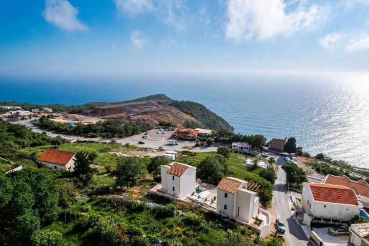 Prodaja nove luksuzne vile 113,90m² sa bazenom i panoramskim pogledom na more – Blizikuće, Budvanska