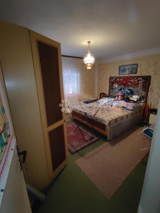 Kuća, vrt i voćnjak u miru prirode – Kozarevac
