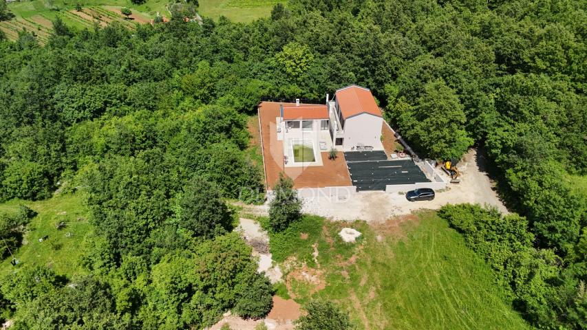 Ekskluzivno, Labin, moderna, nova kuća u zelenilu
