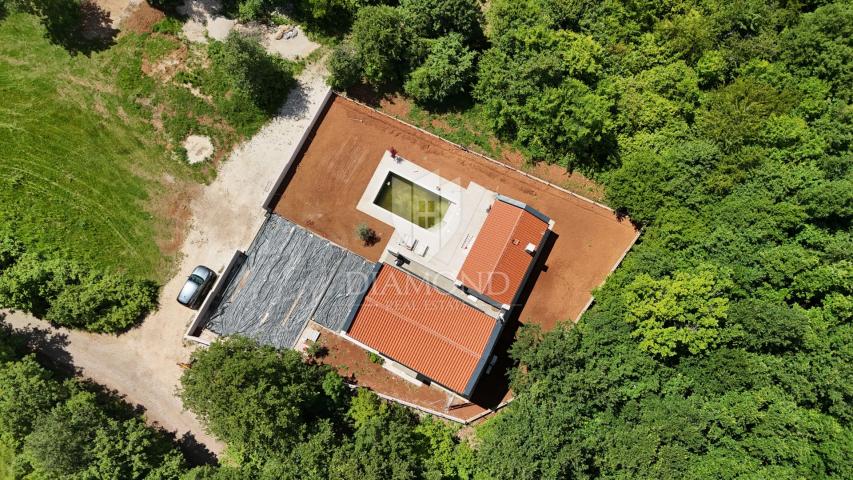 Ekskluzivno, Labin, moderna, nova kuća u zelenilu