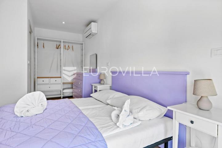 Istra, Volme, vila s pogledom na more, mirna lokacija u zatvorenom kompleksu