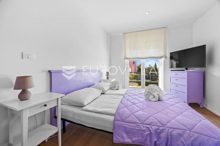 Istra, Volme, vila s pogledom na more, mirna lokacija u zatvorenom kompleksu