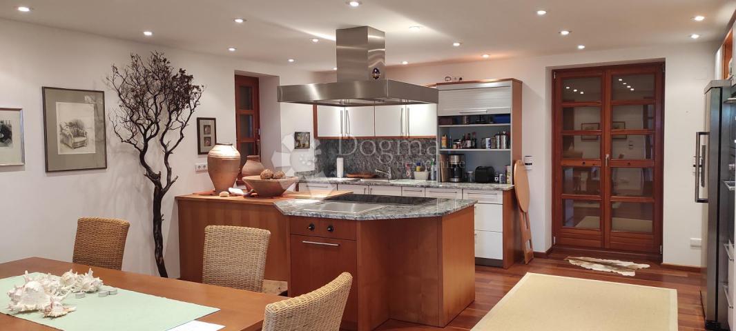 House Brusići, Krk, 637m2