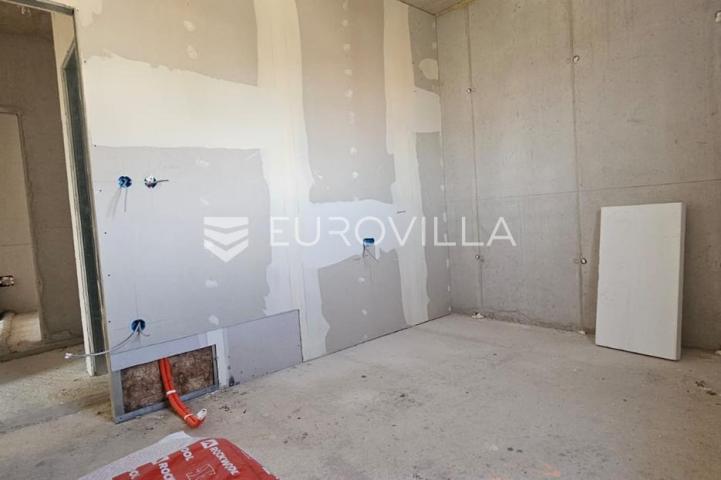 Seget Donji, stan 66,3 m² na 1. katu s parkirnim mjestom i pogledom na more