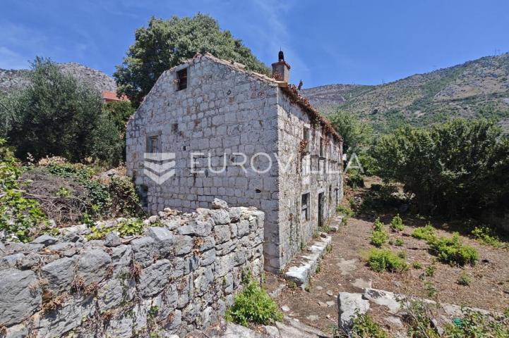 Dubrovnik, Plat, kamena kuća za rekonstrukciju