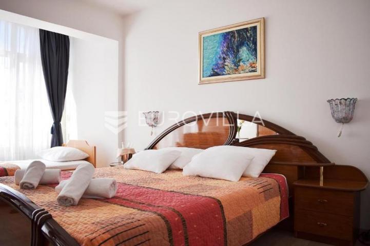Zadar, Diklo, hotel i restoran prvi red uz more