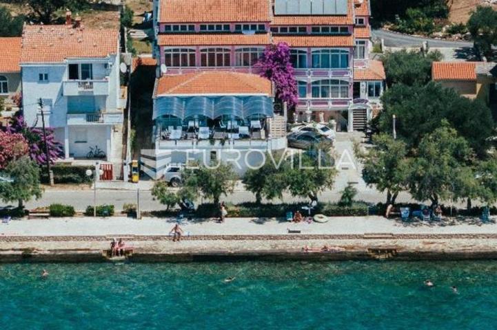 Zadar, Diklo, hotel i restoran prvi red uz more