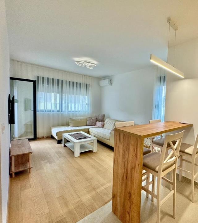 Prodaja, Stan, 45m2 , BECICI