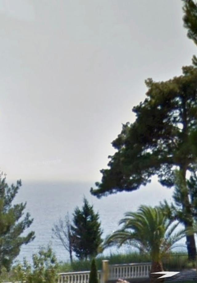 Urbanizovan plac pogled na more
