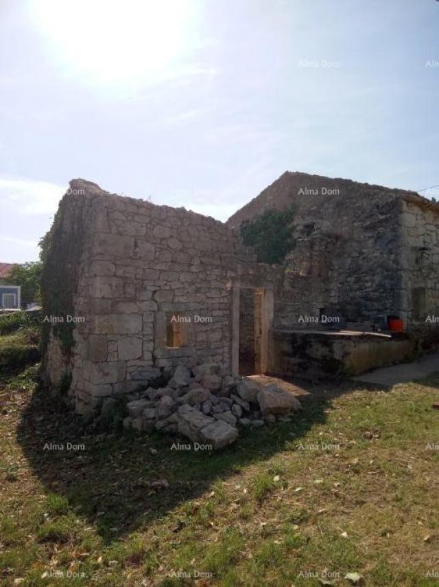 Kuća Prodaja istarske kamene kuće za renovaciju, uporabna dozvola, Kršan!