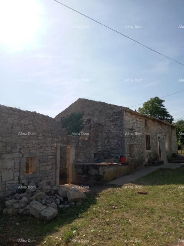 Kuća Prodaja istarske kamene kuće za renovaciju, uporabna dozvola, Kršan!