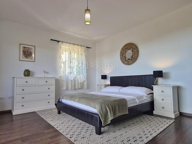 RUSTIKALNA ISTARSKA VILLA OKRUŽENA PRIRODOM