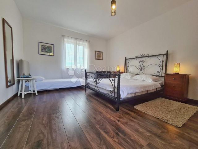 RUSTIKALNA ISTARSKA VILLA OKRUŽENA PRIRODOM