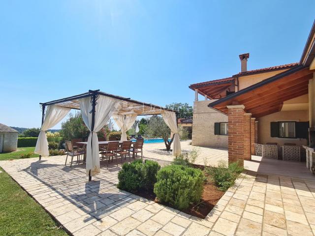 RUSTIKALNA ISTARSKA VILLA OKRUŽENA PRIRODOM