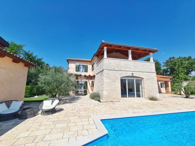RUSTIKALNA ISTARSKA VILLA OKRUŽENA PRIRODOM