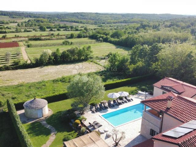 RUSTIKALNA ISTARSKA VILLA OKRUŽENA PRIRODOM