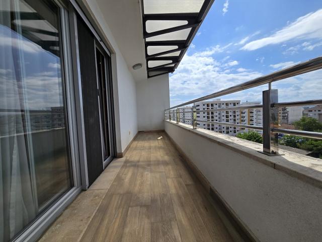Luksuzan trosoban penthouse,194m², Pobrežje, Podgorica