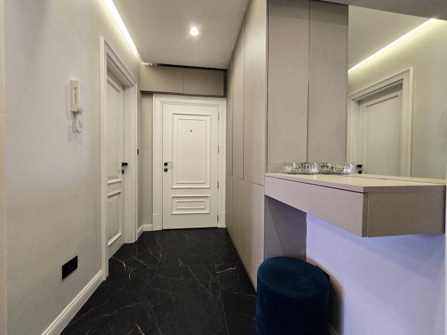 Luksuzan trosoban penthouse,194m², Pobrežje, Podgorica
