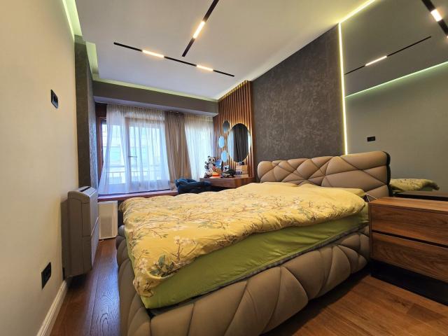 Luksuzan trosoban penthouse,194m², Pobrežje, Podgorica