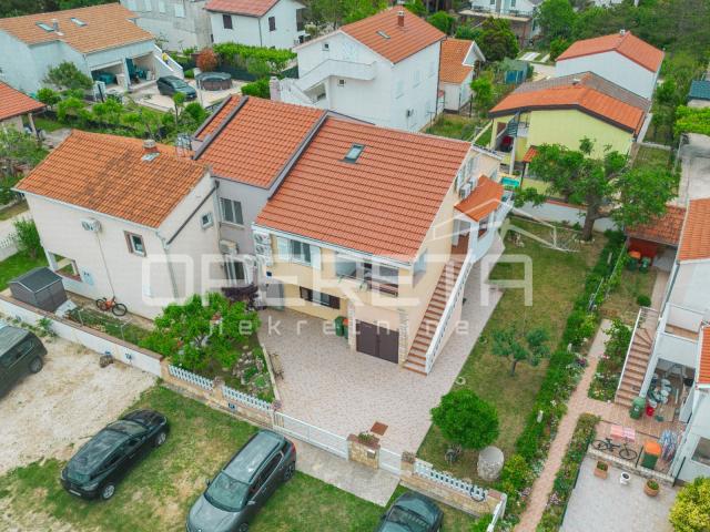 Apartmanska kuća uz more – bez troška vode i struje!