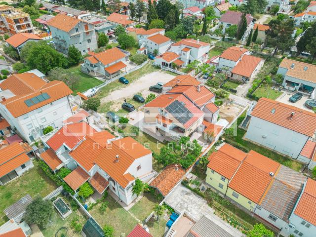 Apartmanska kuća uz more – bez troška vode i struje!