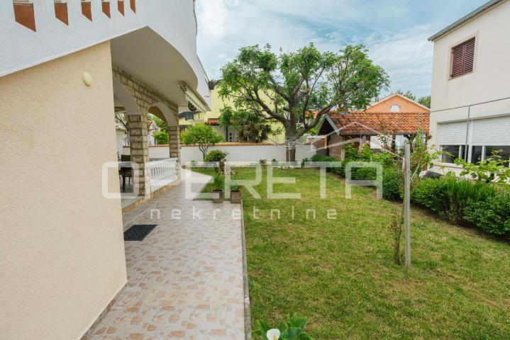 Apartmanska kuća uz more – bez troška vode i struje!
