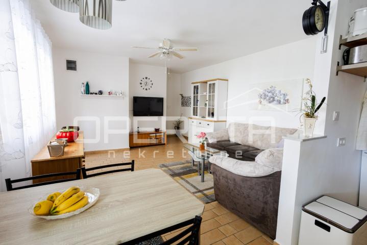 Apartmanska kuća uz more – bez troška vode i struje!
