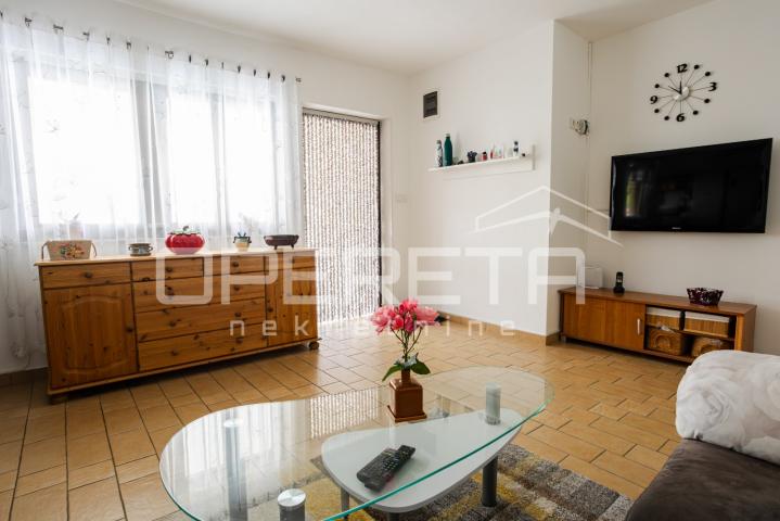 Apartmanska kuća uz more – bez troška vode i struje!